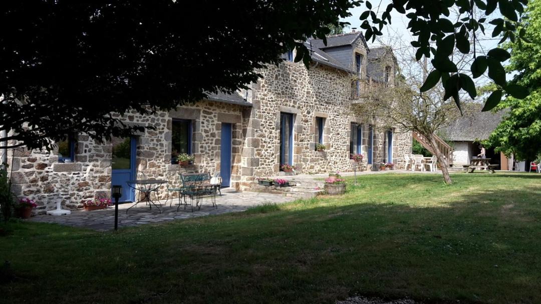 Photo of Buildings in Couesmes-Vauce