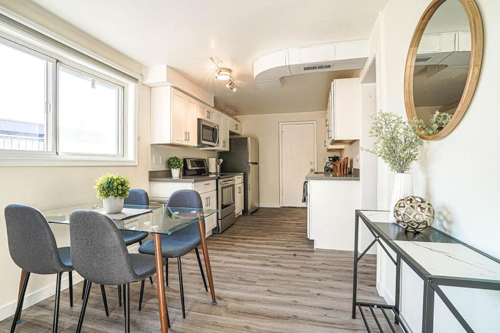 Photo of Livingroom in SeaTac