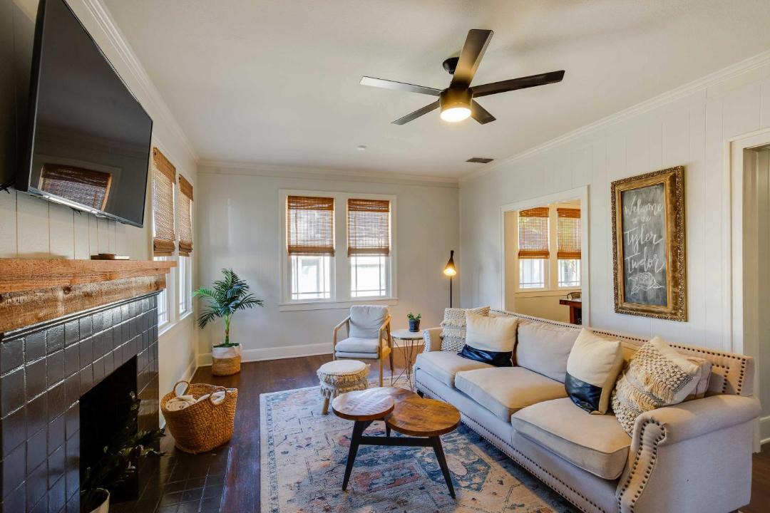 Photo of Livingroom in Tyler