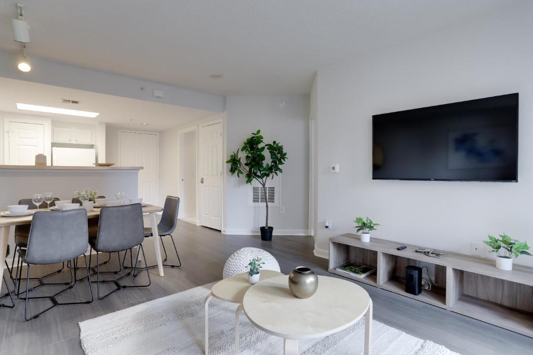Photo of Livingroom in Crystal City