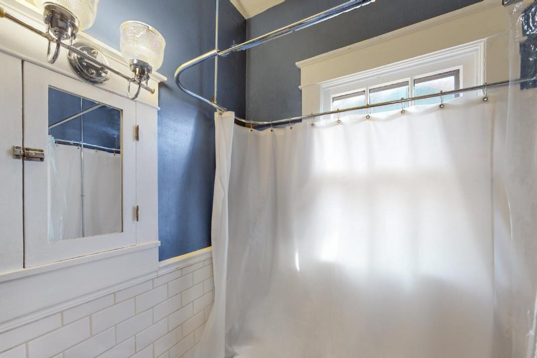 Photo of Bathroom in Shelby Hills