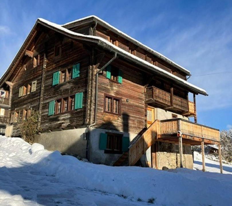 Photo of Buildings in Degen