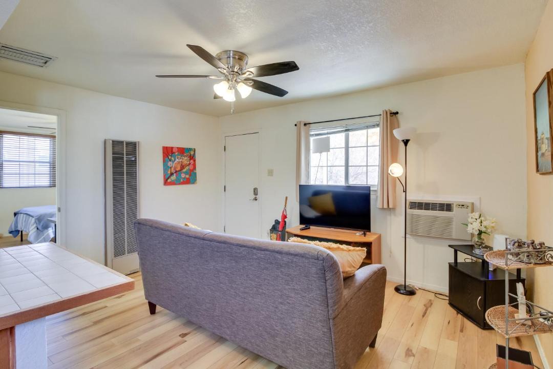 Photo of Livingroom in Raynolds Addition