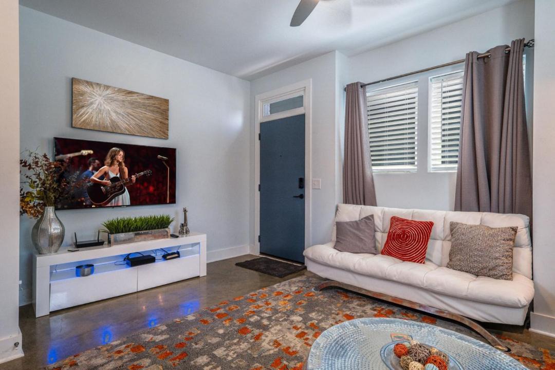 Photo of Livingroom in Cleveland Park