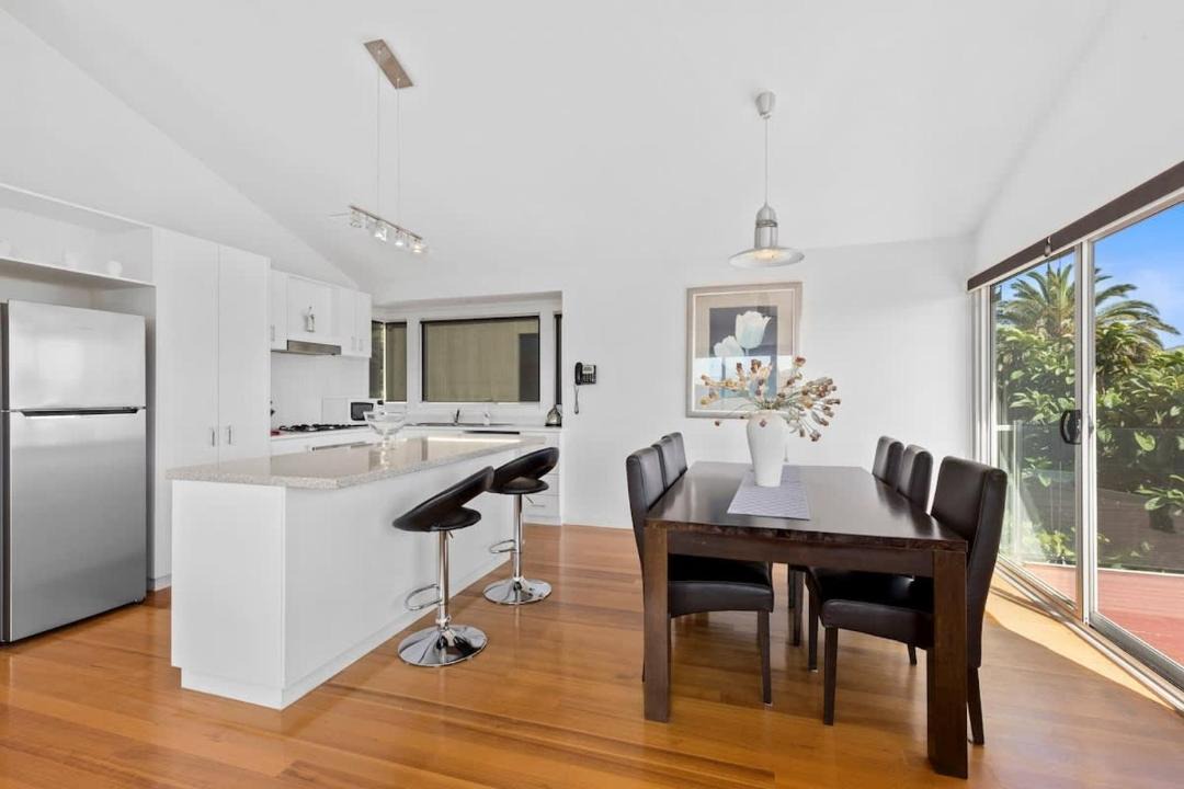 Photo of Livingroom in Indented Head