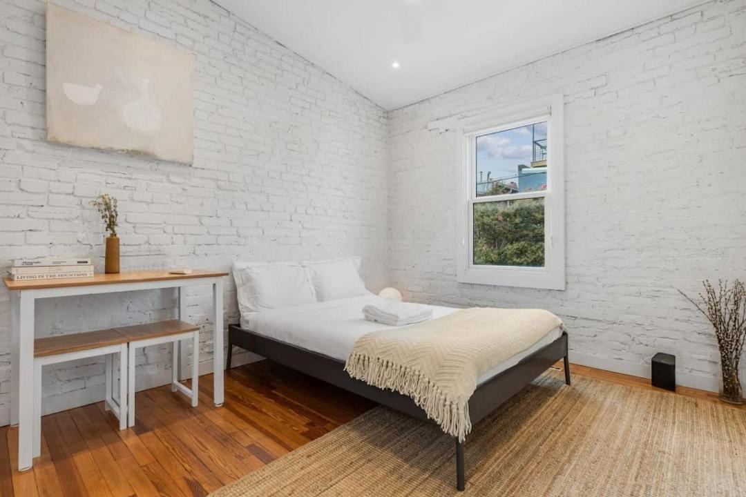Photo of Bedroom in Shaw