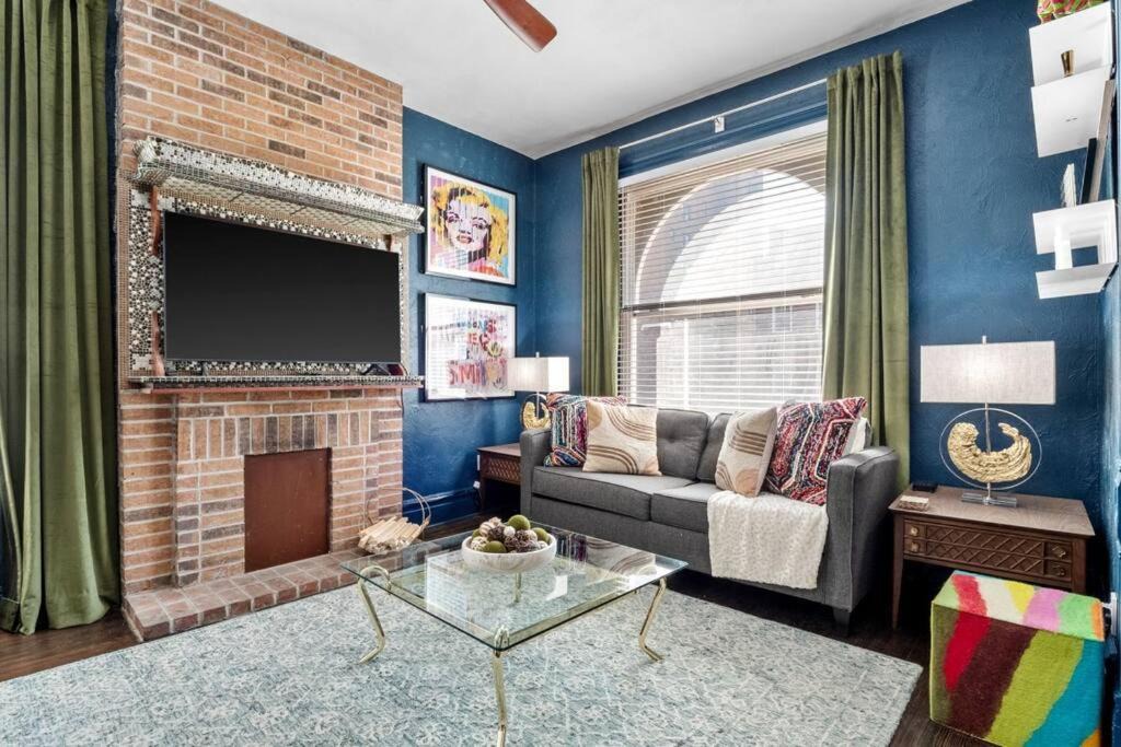 Photo of Livingroom in Shaw