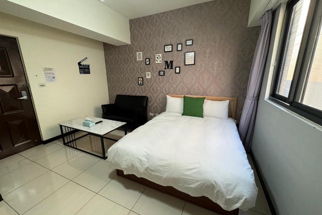 Photo of Bedroom in University District