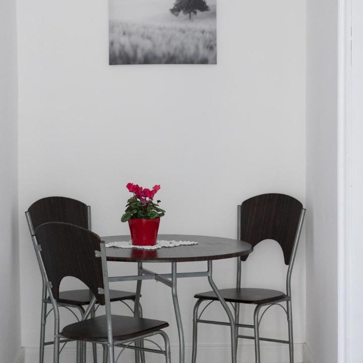 Photo of Livingroom in 15th District