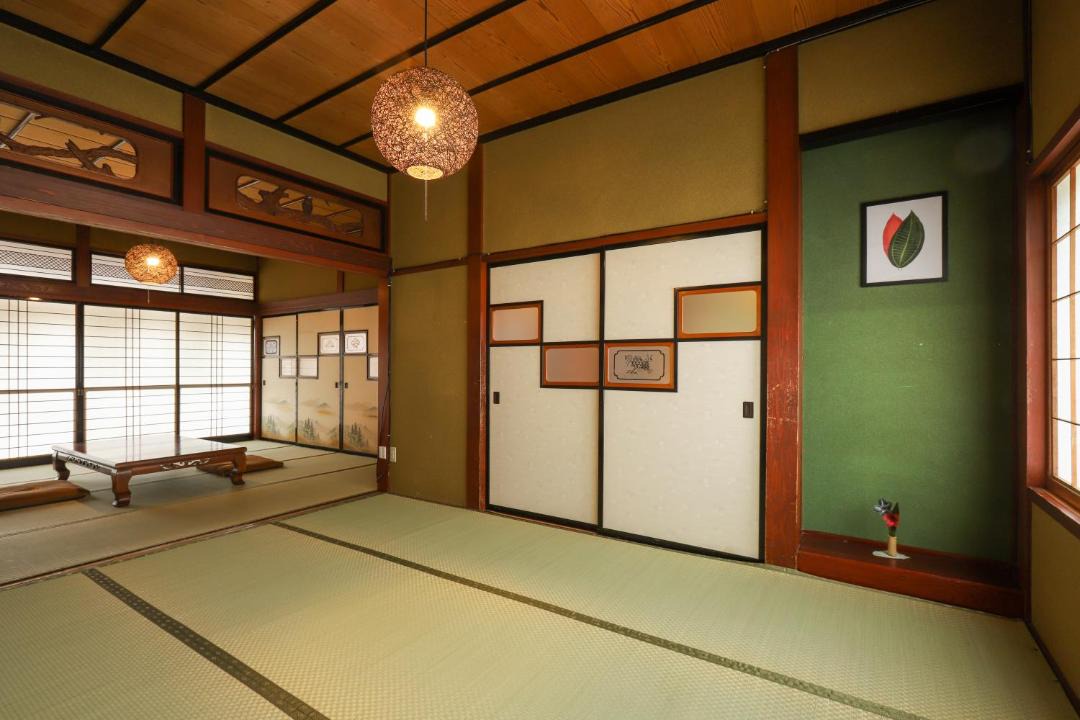 Photo of Others in Ono