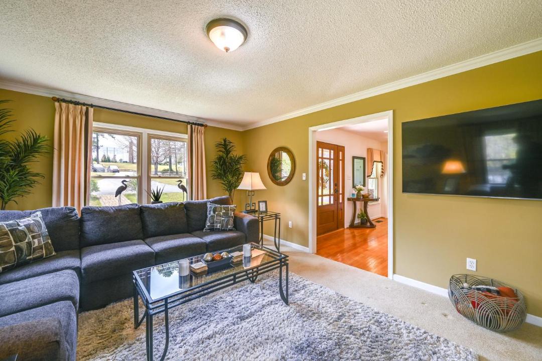 Photo of Livingroom in Roanoke Rapids