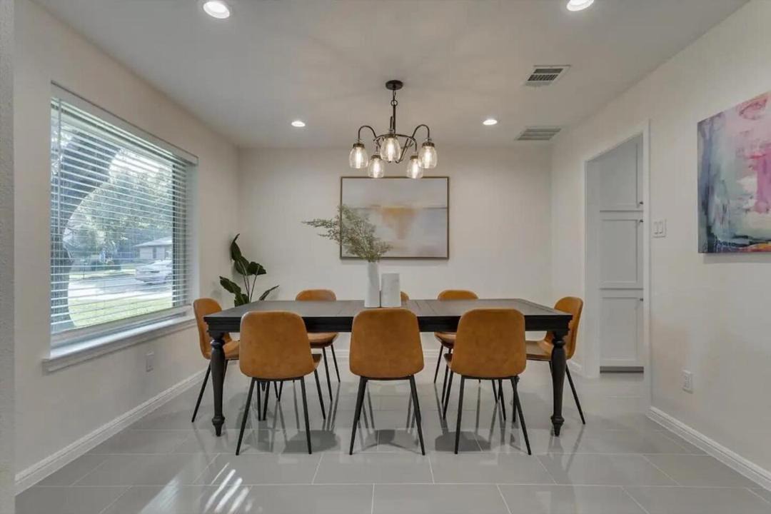 Photo of Livingroom in Grand Prairie