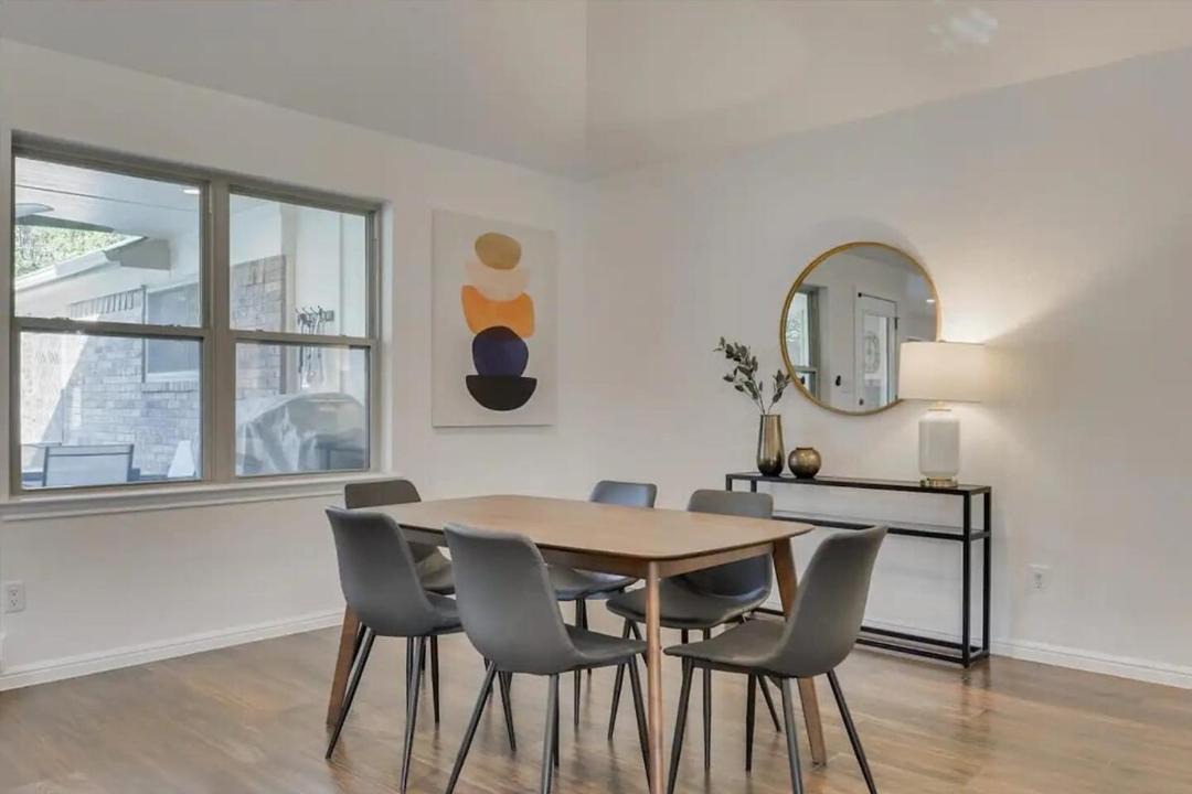 Photo of Livingroom in Grand Prairie