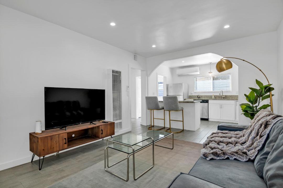 Photo of Livingroom in Mid City
