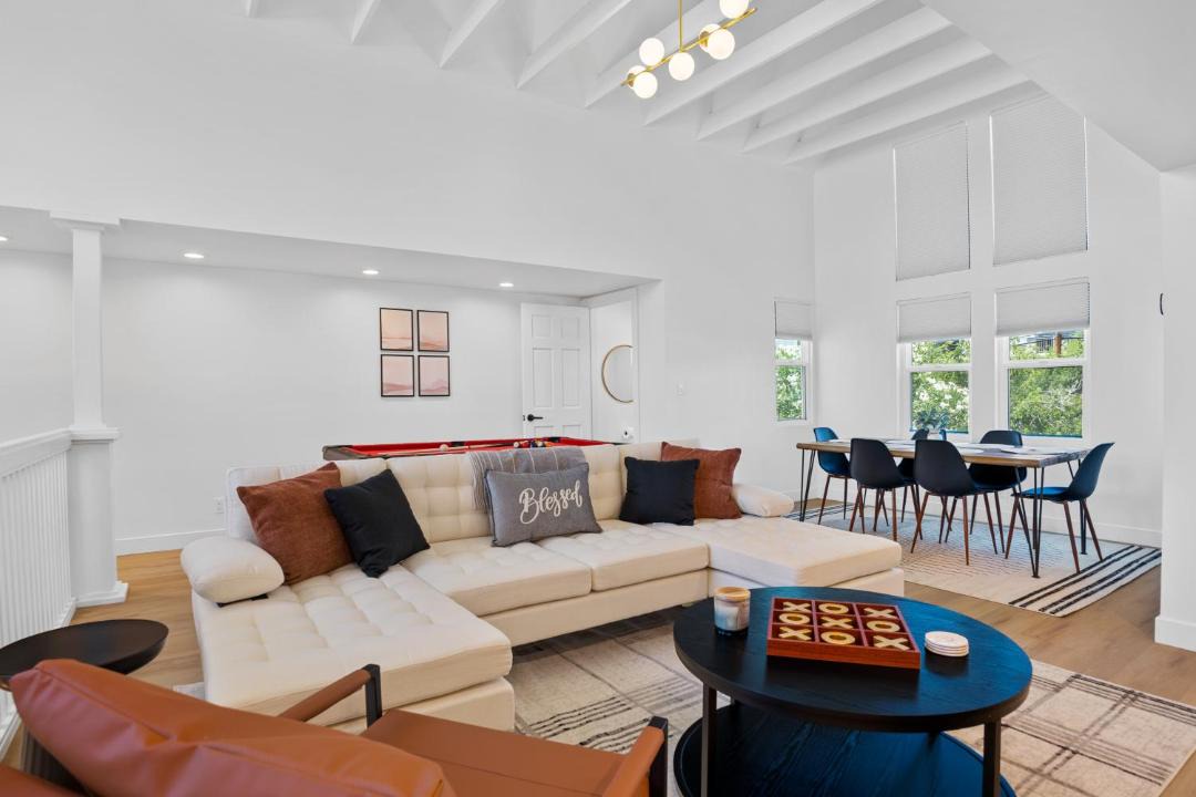 Photo of Livingroom in Camelback East