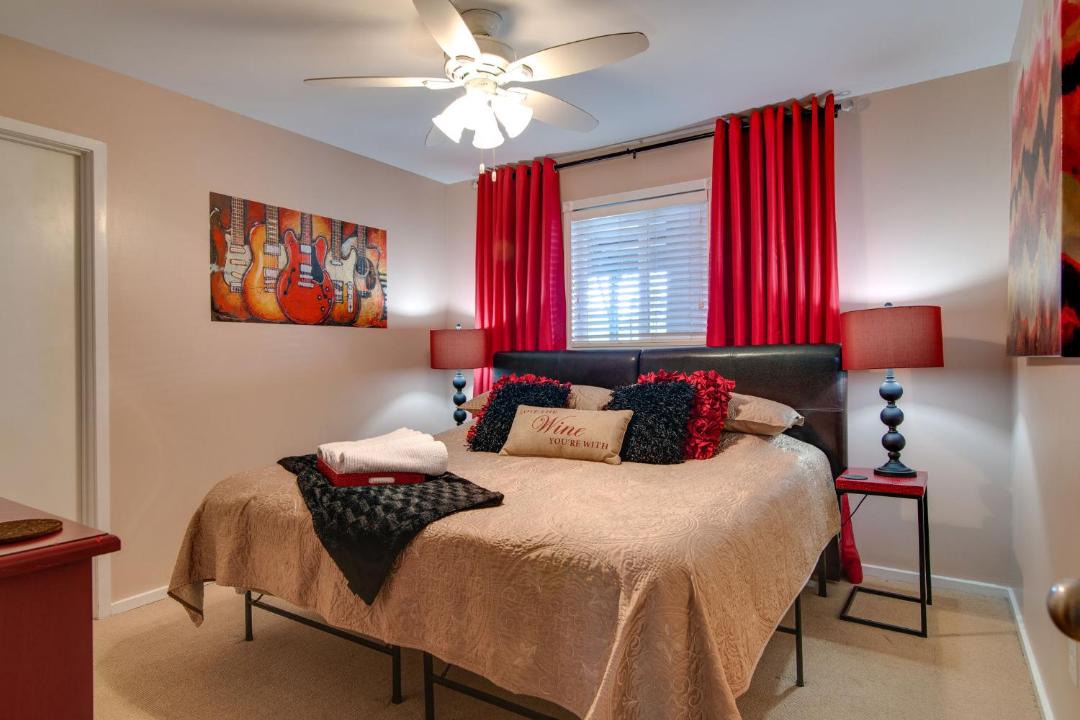 Photo of Bedroom in North Capitol