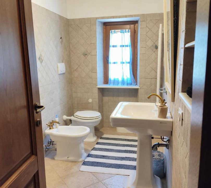 Photo of Bathroom in Calci
