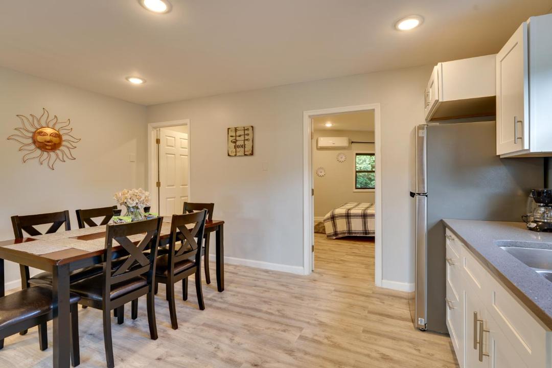 Photo of Livingroom in Harveys Lake