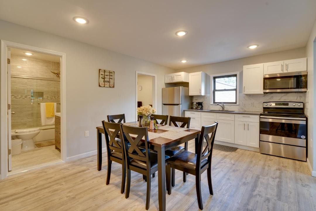 Photo of Livingroom in Harveys Lake