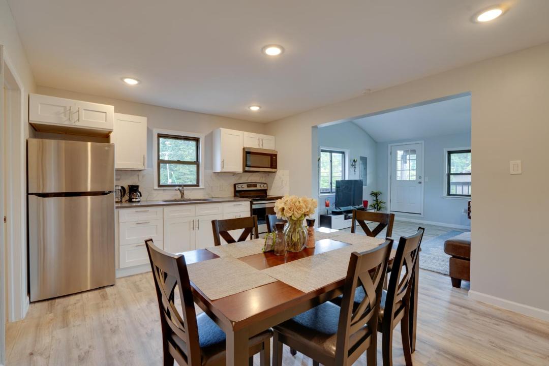 Photo of Livingroom in Harveys Lake