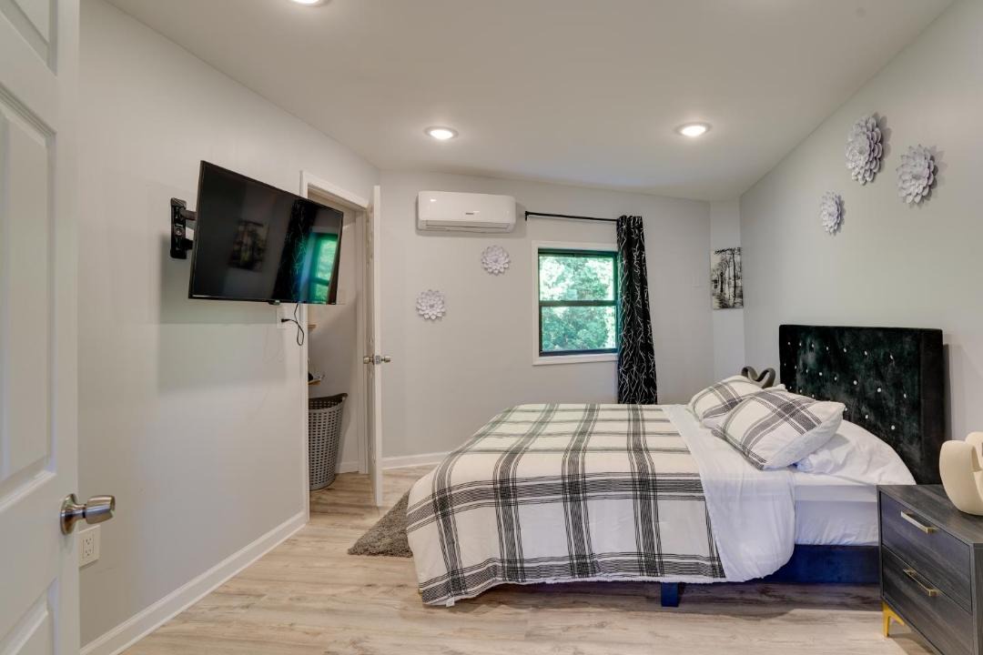 Photo of Bedroom in Harveys Lake