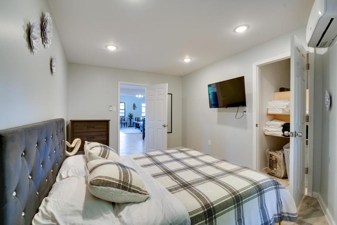 Photo of Bedroom in Harveys Lake