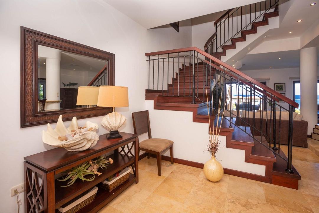 Photo of Livingroom in Pristine Bay