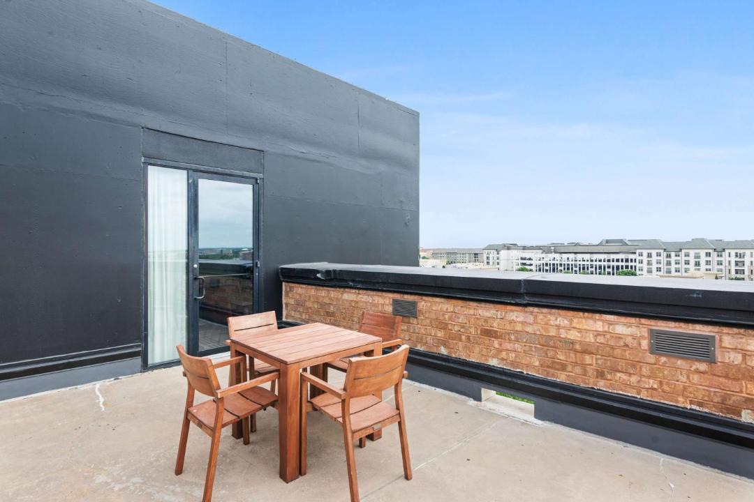 Photo of Patio Balcony in Legacy Park
