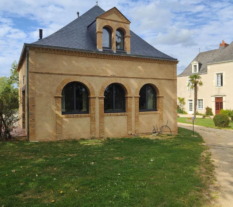 Photo of Buildings in Menil