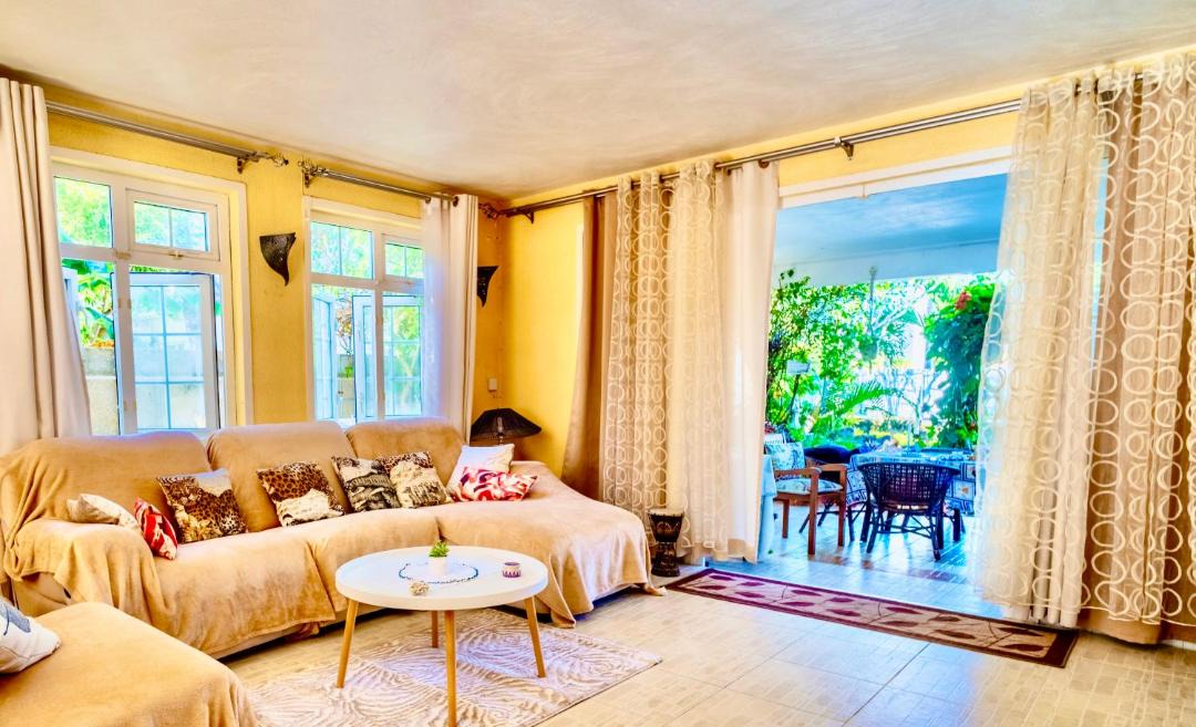Photo of Livingroom in La Preneuse