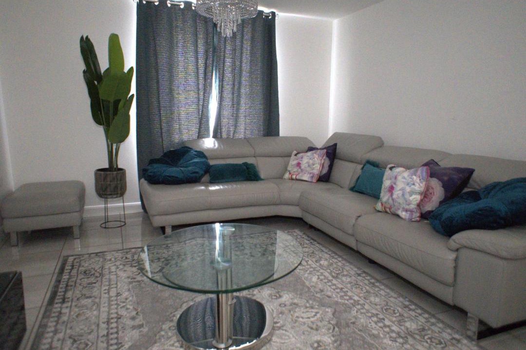 Photo of Livingroom in Newport Pagnell