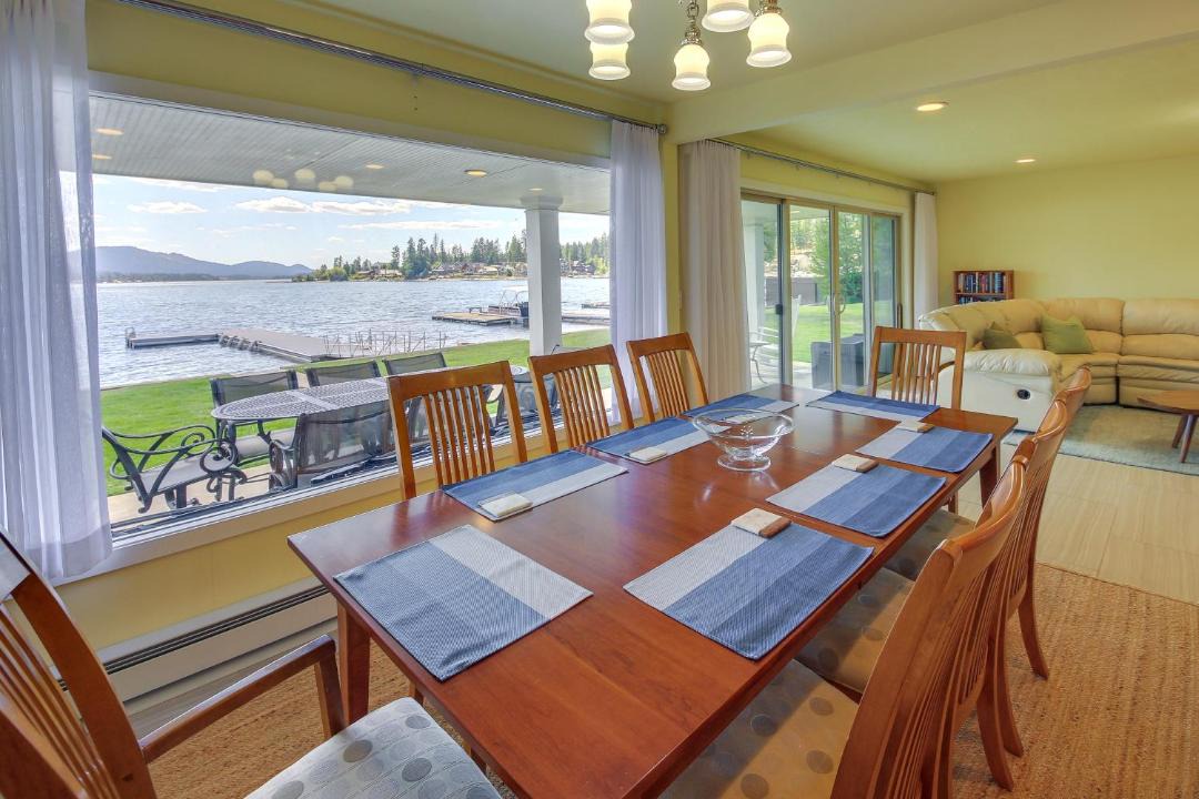 Photo of Livingroom in Newport