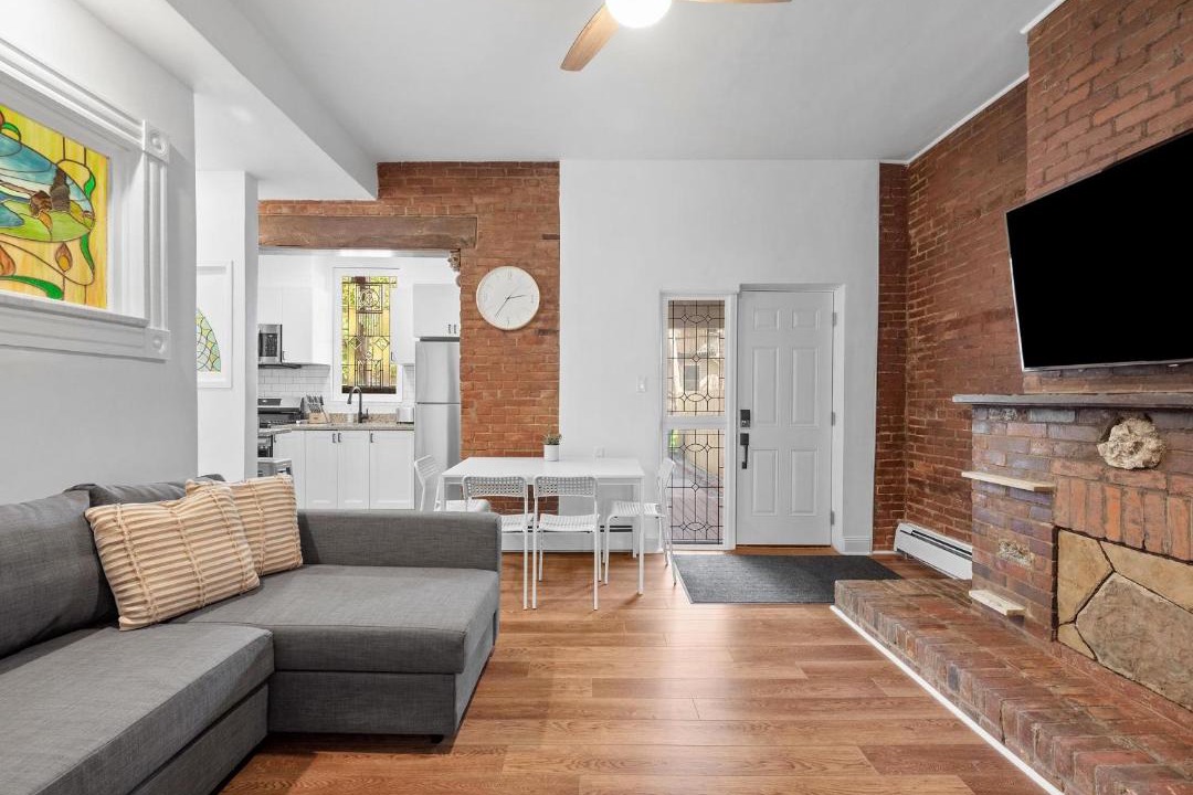 Photo of Livingroom in Shadyside