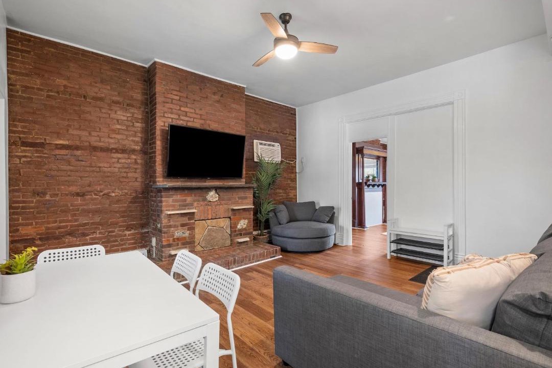 Photo of Livingroom in Shadyside