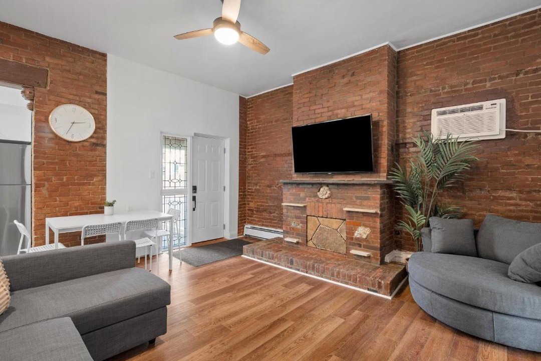Photo of Livingroom in Shadyside