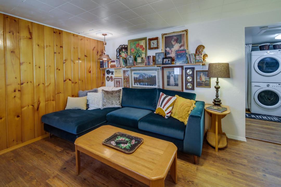 Photo of Livingroom in Newport