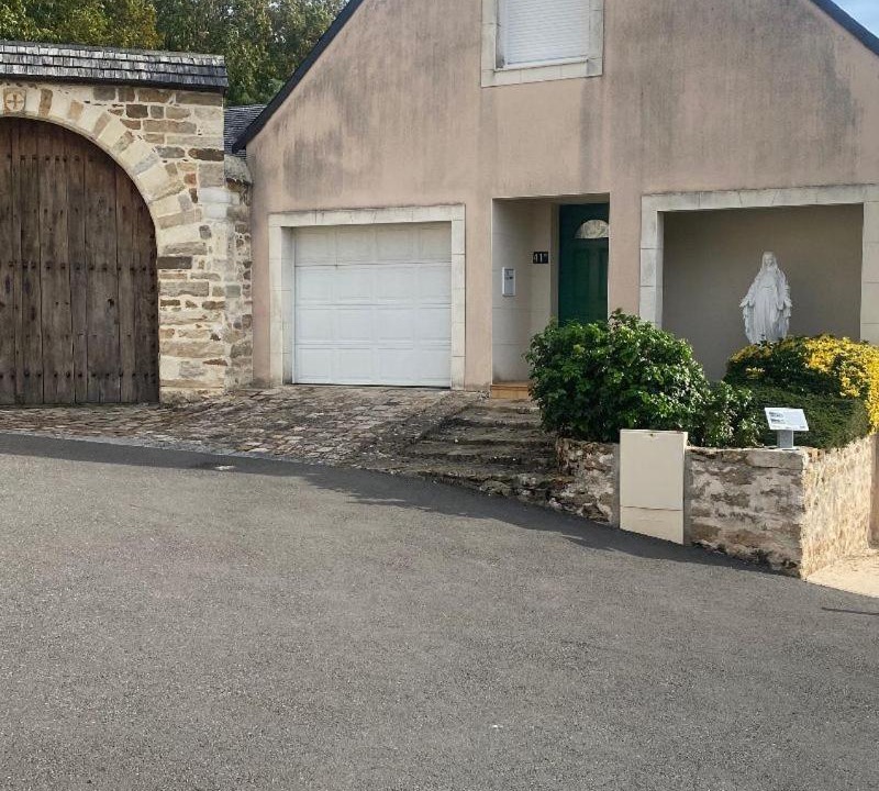 Photo of Buildings in Montfort-le-Gesnois