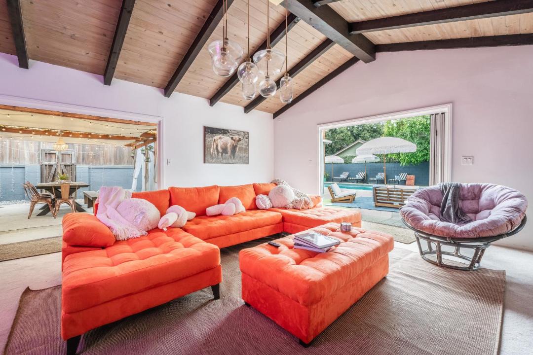 Photo of Livingroom in NoHo Arts District