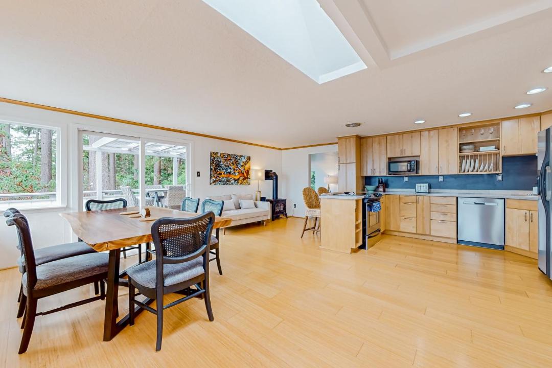 Photo of Livingroom in Adelma Beach