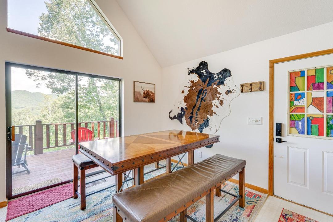 Photo of Livingroom in Upper Peachtree