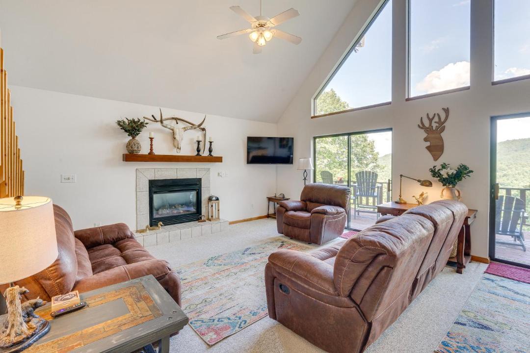 Photo of Livingroom in Upper Peachtree