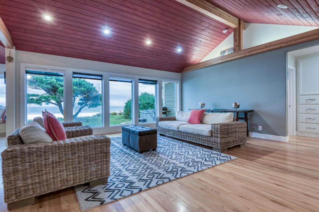 Photo of Livingroom in Lincoln City