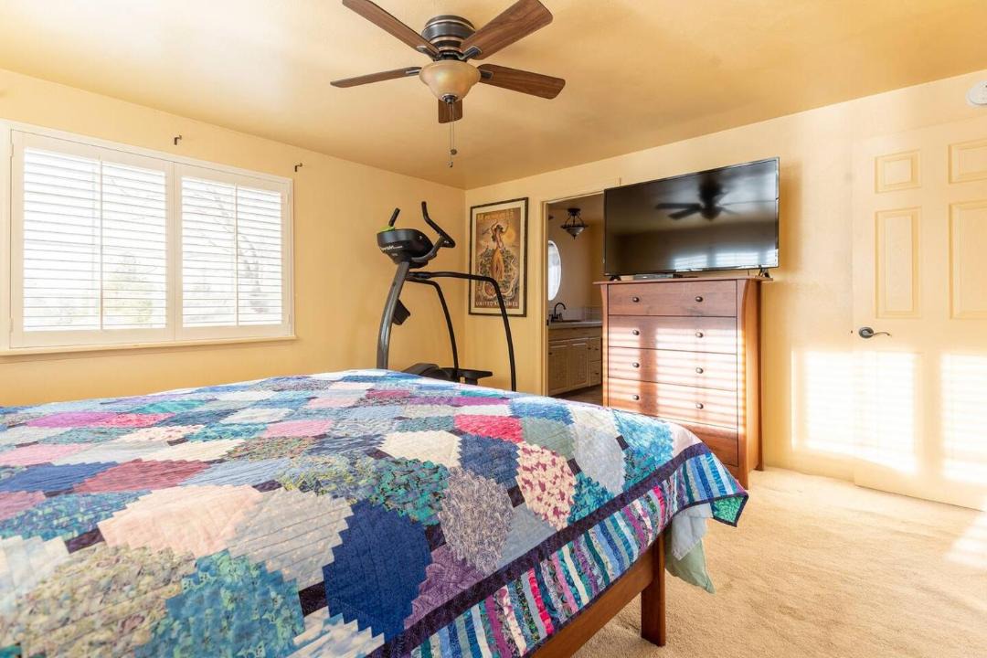 Photo of Bedroom in Tehachapi
