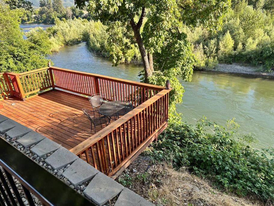 Photo of Others in Grants Pass