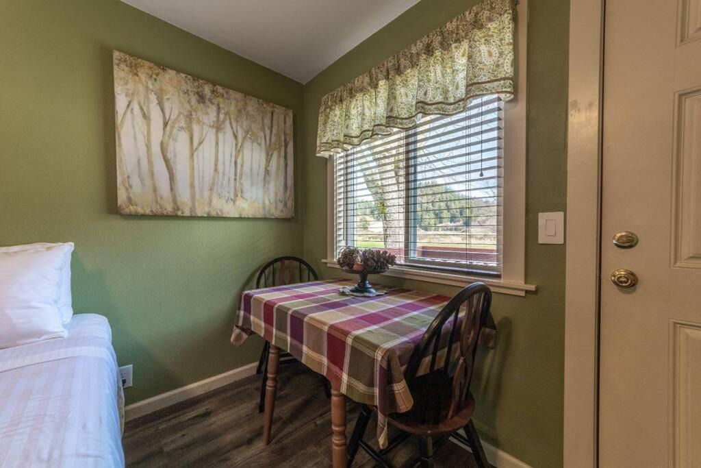 Photo of Bedroom in Orick