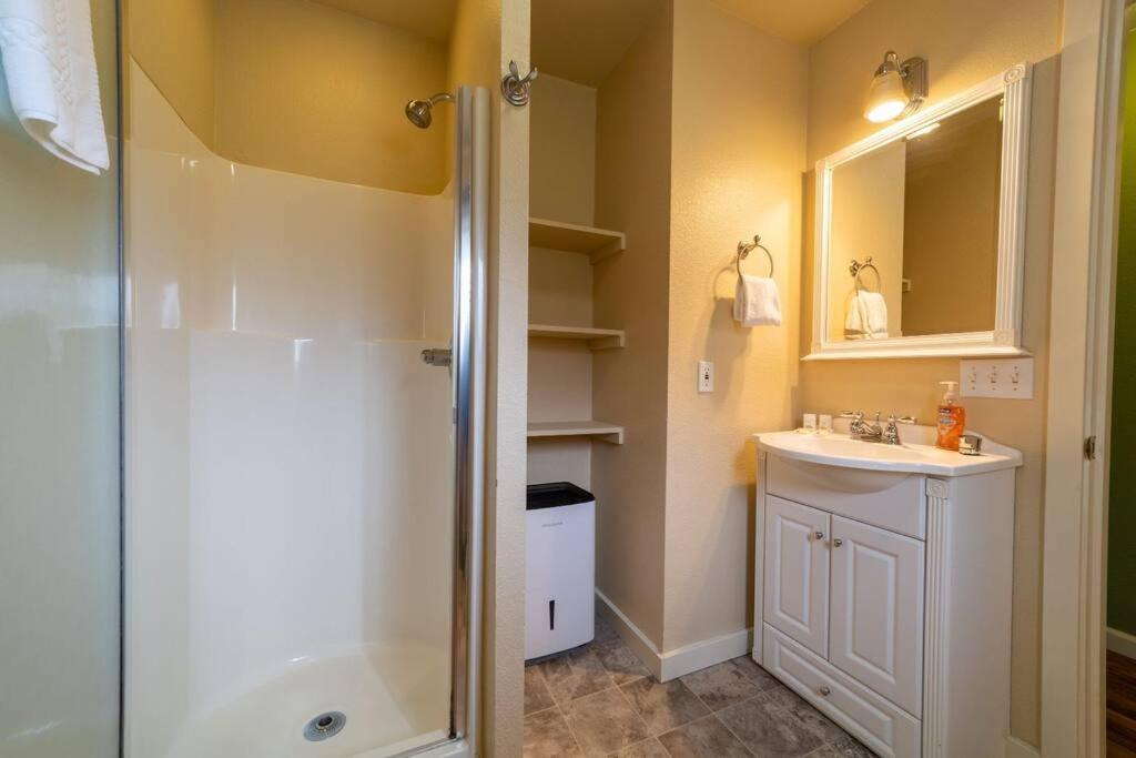 Photo of Bathroom in Orick