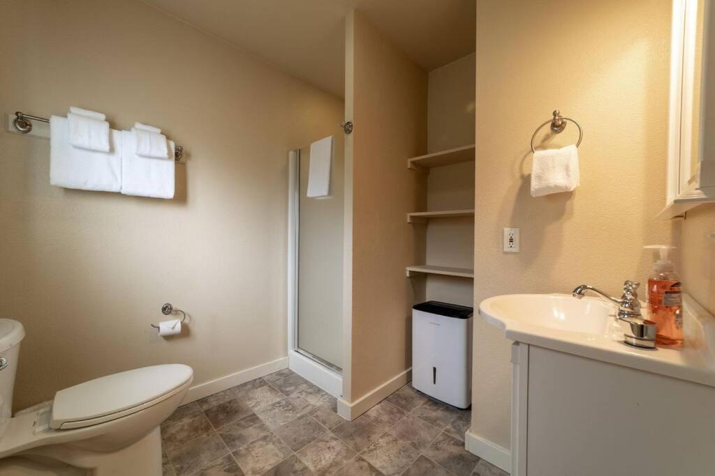 Photo of Bathroom in Orick