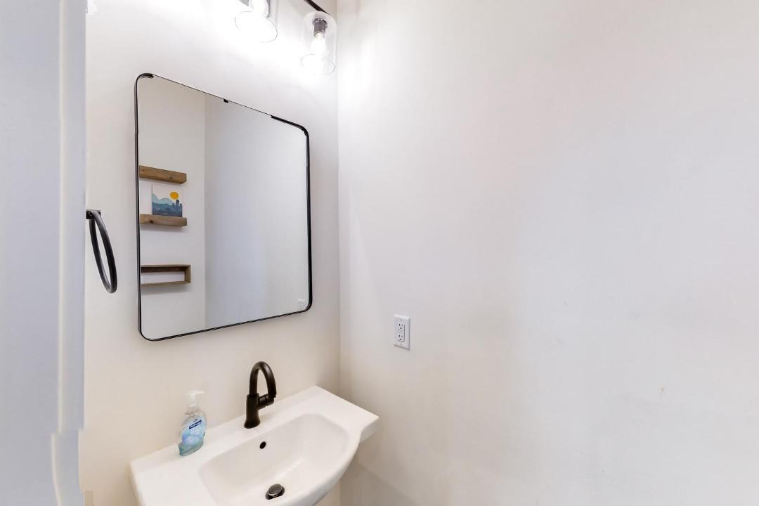 Photo of Bathroom in Hadley - Washington