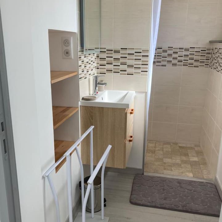 Photo of Bathroom in Feings