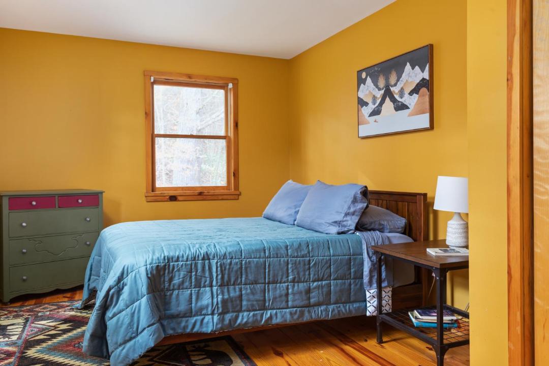 Photo of Bedroom in Luray